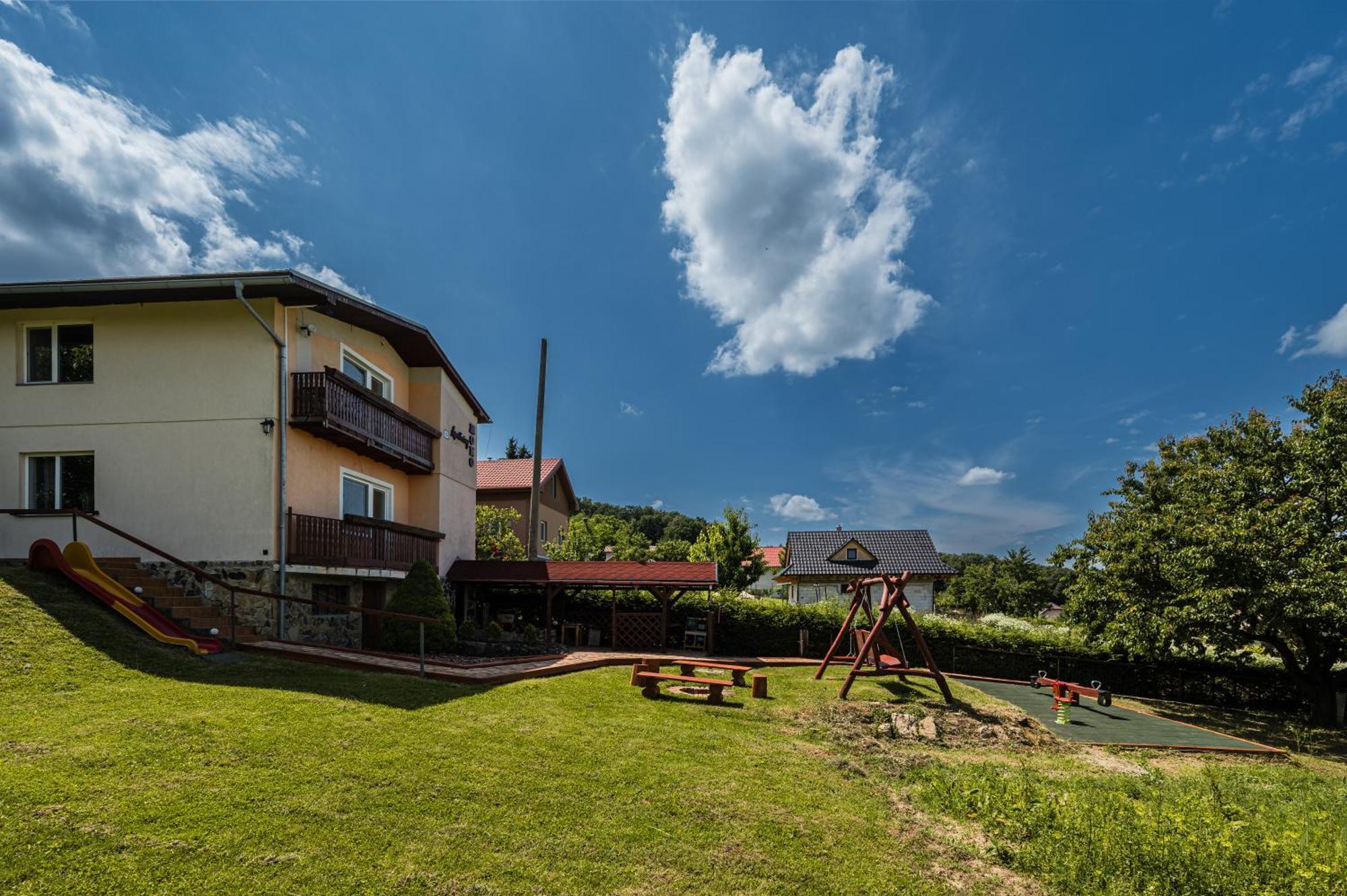 Chata Zuzana apartmány Podhájska Esterno foto
